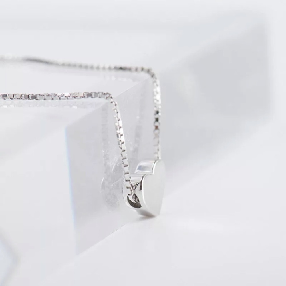 🔴 5/$20 silver dainty heart necklace NEW - Picture 3 of 4